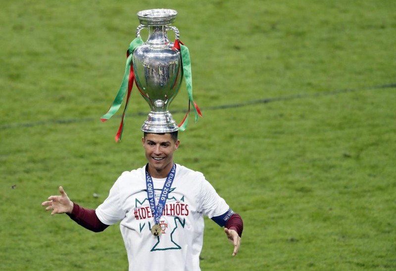 Portugal 1-0 France: Euro 2016 final